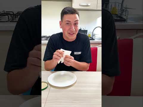 CAP MANGIA UNA COSA DISGUSTOSA | CAP E KAZU #shorts