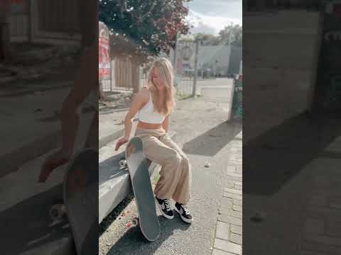 I made you look #shorts #skateboarding #skatergirl