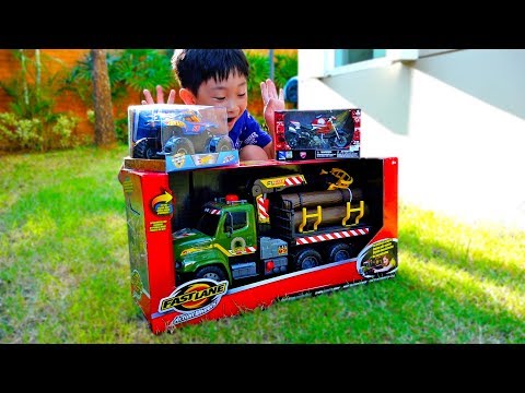 Yejun Play Hide and Seek with New Car Toys