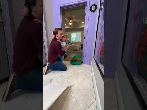قام الرجل ببناء منزلق داخل المنزل! 🏠