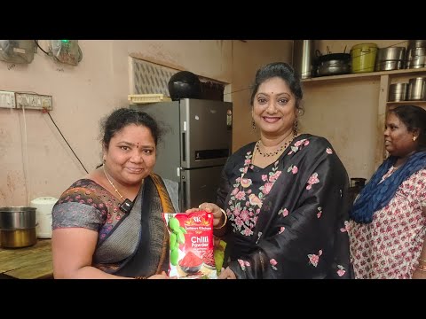 కుమారీ ఆంటీ (  నాకు మాత్రం sister) Mana Sailaws kitchen Red chilli powder గురించి గంట మాట్లాడింది ??