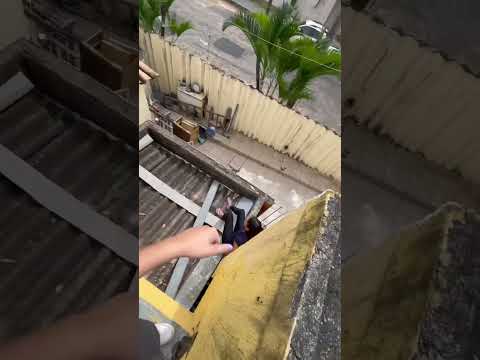 Descobri um esconderijo NA MINHA CASA ABANDONADA!! #shorts #casaabandonada