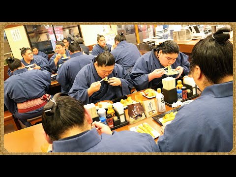 【うどんをすする力士】明太釜玉うどん・焼きたて肉うどん・釜揚げうどん・きつねうどん ／ 明太子おにぎり・いなり・うどーなつ