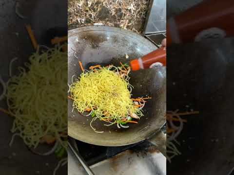 Egg Noodles 😱😍 | Street Style Noodles in Making | Must Try 😋 #noodles #streetfooddelhi #foodvideos