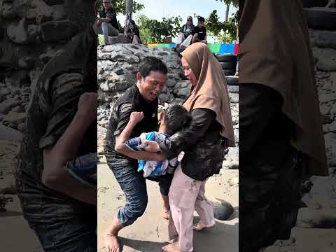 Anak terdampar di pntai #tuanfaruq #shortvideo