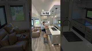 Where Would You Park This BIG Luxury 5th Wheel Camper?