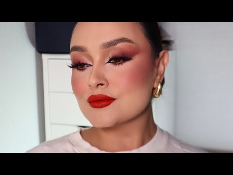 Holiday Makeup Look 💋 #makeuptutorial