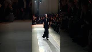 instagram   3313502715614875400   high iconic   C377SoGhE8I