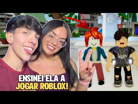 ENSINEI MINHA MELHOR AMIGA A JOGAR ROBLOX E OLHA NO QUE DEU! 🤣