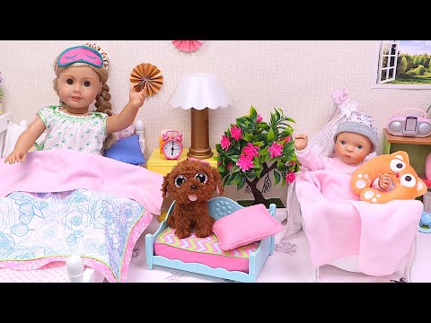 Baby Dolls family morning routine with chores! Play Toys