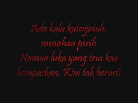 pee wee gaskin berdiri terinjak
