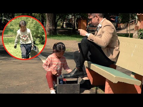 Lustraba zapatos para comer y ayudar a su madre hasta que un día paso esto