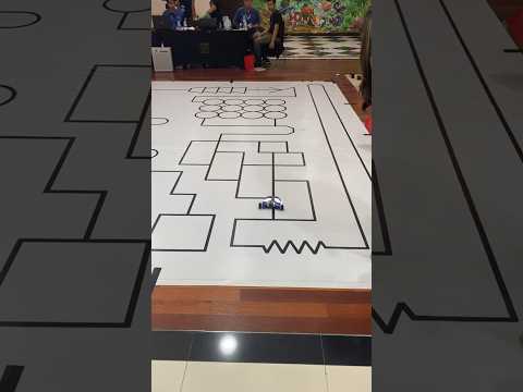 Robot line follower crash!! #robot #robotics  #linefollowingrobot #linefollowerrobot #linefollower