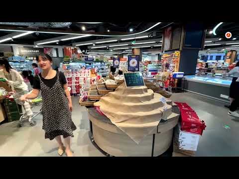 YouTube video thumbnail: Shenzhen Residents Stockpile Food as Super Typhoon Ragasa Nears