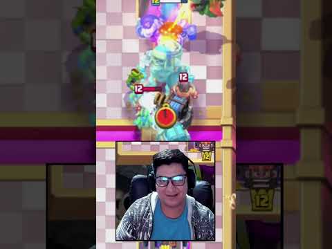 Lo esta reconsiderando #ClashRoyale #clashroyalememes
