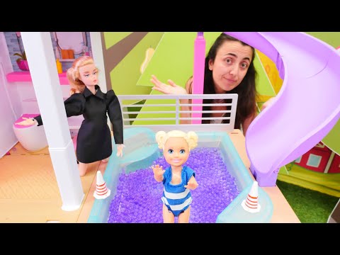 Barbie oyunları. Kız soğuk havada havuza girdi! Eğlenceli kız oyunları. Çocuk videoları