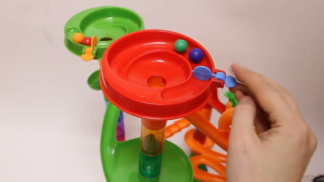 Набор игровой New Type Ball Game Domino 98деталей с 3лет - видео