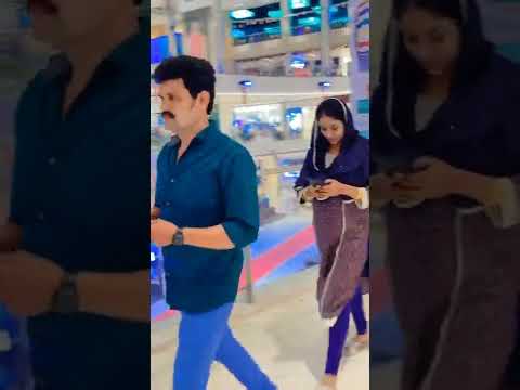 സ്നേഹം കൊണ്ട് പുറകെ നടക്കുന്നതല്ല hotspot cut ആകാതെ നോക്കുന്നതാ 😆😆