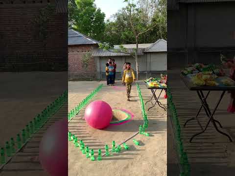 😂A fun game of putting the ball in the hole 😀#shorts #shortsfeed #newsfeeds #trending #newvideo