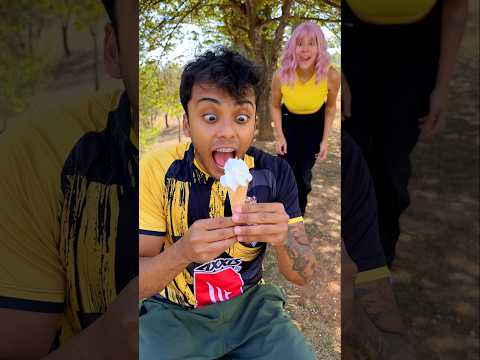 He gave the ice cream to Zoe! 🥰🍦
