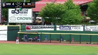 Peroza Power! Vincente Peroza with his 1st homer of the year brings 
the Brooklyn Cyclones
 closer…