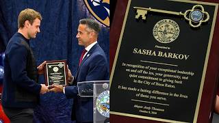 Aleksander Barkov receives key to Boca Raton 🔑