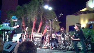 3 South Benson - Free Bird, Friday night  show