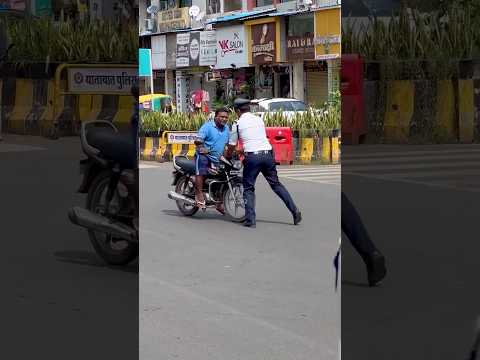 मैं दिल से Salute करता हूँ एसे Traffic Police को❤️🔥😳 #food #viral