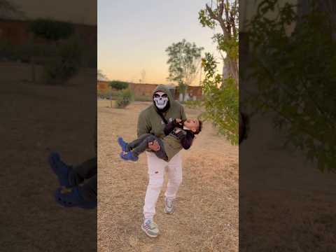 ‏يلا نجري 😱😂￼