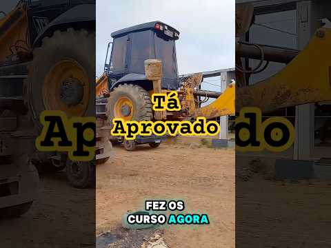 Ele deu sorte que o encarregado ajudou ele #patroa #operadora #operador #obra #trator #tratores #fy