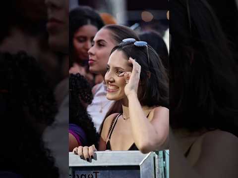 Cês já pegaram a letra e tão cantando ela bonitinho nos shows, hein? Coisa linda meu povo!😍