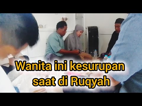 VIRAL WANITA INI KERASUKAN SAAT DI RUQYAH