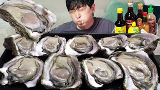 여름에 먹는 크림 가득 거대 바위굴!!🦪 각종 소스를 곁들인 행복 한상(Ft.굴라면) 혼술먹방 Giant Raw Oyster MUKBANG ASMR EATINGSHOW