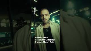 Dlouho očekávaný singl Money Rain je venku.