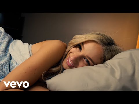 Jade Eagleson - She Don&#39;t Know (Official Music Video)