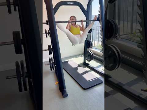 How to NOT use a smith machine #yogagirl #flexibility #stretching