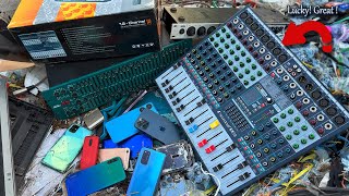 Lucky! Great!! i found a lots of phones. new mixer. graphic equalizer & more - Restore samsung phone