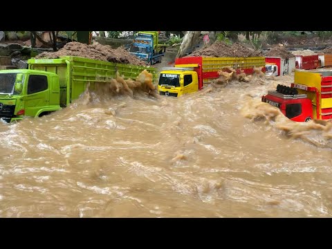 Memasuki musim HUJAN‼️ BANJIR pun MELANDA memasuki jalan LINTAS RC KOMUNITI #rctruk