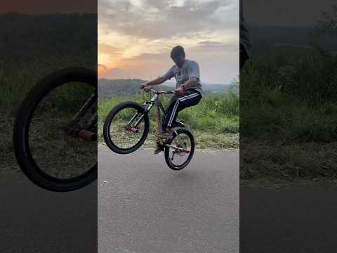 #cycle #mtb #cycle #stunt 🤯😱omg😳😱🤩 practice is making perfect 🤩 🤯😱