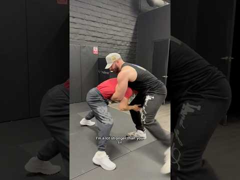 POV: that one gym employee #trendingshorts #fitness #gym #comedy #workout