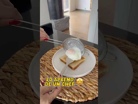 Ingeniosa forma de hacer huevos poche 🤩 #huevos #cocina #tipshogar #tipscocina