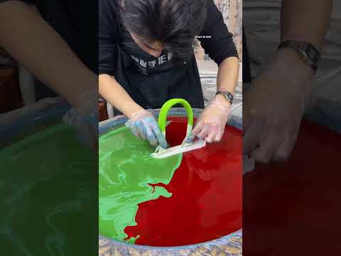 Homem Transforma Bolsa em Melancia ART