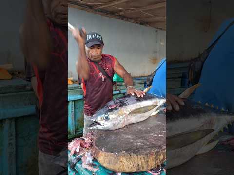 Amazing! Sharp machete  master tuna cutter  cuts it with one swing #tuna #fish #food #streetfood