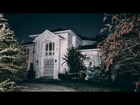 Exploring A $1,000,000 Abandoned Mansion  (The Owner Passed Away)