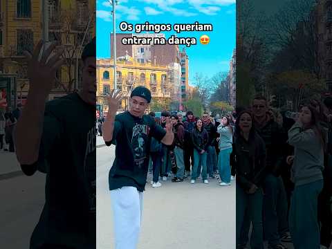 Todo mundo parou pra ver a dança