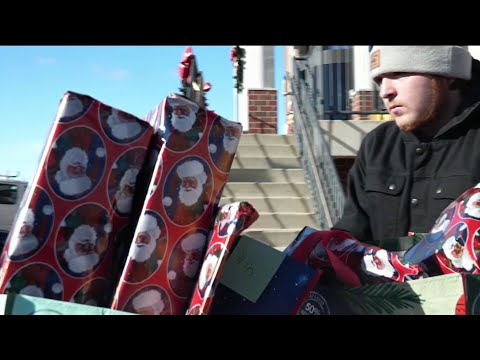 Holiday cheer at food and toy drive at the Jersey Shore | NBC New York