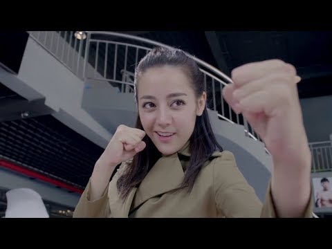 老爸慘遭2個肌肉男暴打，灰姑娘氣不過為老爸出頭，1打2卻分分鐘將2個肌肉男打得跪地求饶