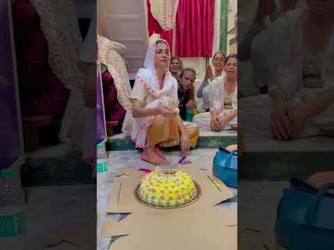 Mom ka birthday 🎂 #trending #youtube #vlog #viral #shorts #khushi