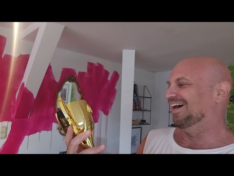 Captain Future presents Snicklink with the Schwurbeltreff Award: Funniest German Schwurbel Medium