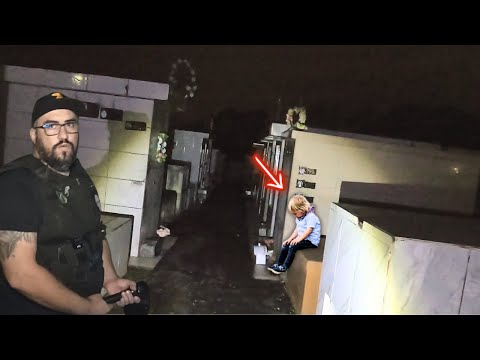 CRIANÇA APARECE SENTADA EM TÚMULO DE CEMITÉRIO CONSEGUIMOS FILMAR